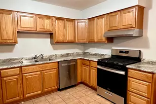 2611 E Martha Pl, Burnham, IL 60633 - Photo 2