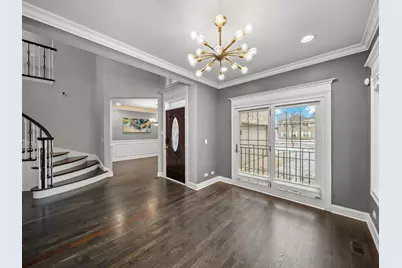 6732 N East Prairie Road, Lincolnwood, IL 60712 - Photo 6