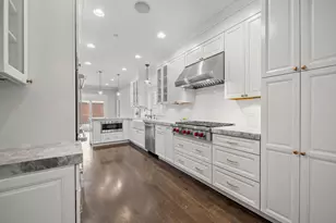 6732 N East Prairie Rd, Lincolnwood, IL 60712 - Photo 10