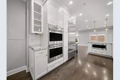 6732 N East Prairie Road, Lincolnwood, IL 60712 - Photo 12
