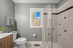 6732 N East Prairie Rd, Lincolnwood, IL 60712 - Photo 22