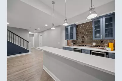 6732 N East Prairie Road, Lincolnwood, IL 60712 - Photo 48