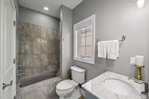 6732 N East Prairie Rd, Lincolnwood, IL 60712 - Photo 40