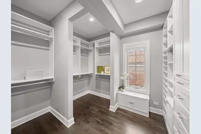 6732 N East Prairie Road, Lincolnwood, IL 60712 - Photo 30