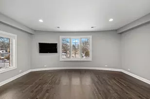 6732 N East Prairie Rd, Lincolnwood, IL 60712 - Photo 26