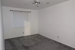 4712 W Oakwood Dr, McHenry, IL 60050 - Photo 14