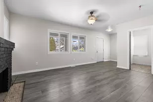 319 Foster Ave, Rockford, IL 61102 - Photo 2