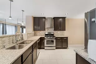 9026 Heathwood Circle, Niles, IL 60714 - Photo 12