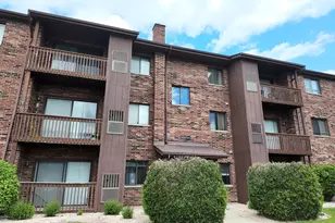 15711 Peggy Ln, Oak Forest, IL 60452 - Photo 2