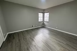 5651 W 97th St, Oak Lawn, IL 60453 - Photo 6