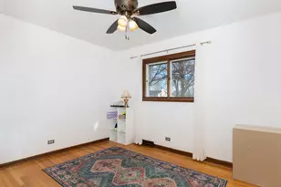 10S144 Ridge Rd, Naperville, IL 60565 - Photo 12