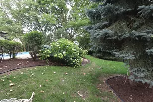 2221 Donegal Dr, Darien, IL 60561 - Photo 14