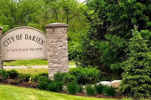 2221 Donegal Dr, Darien, IL 60561 - Photo 6