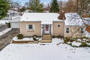 321 E Ardmore Ave, Roselle, IL 60172 - Photo 2