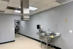 10648 S Western Ave, Chicago, IL 60643 - Photo 8