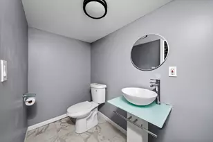 7643 S Paxton Ave, Chicago, IL 60649 - Photo 18