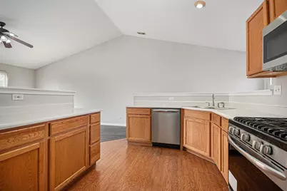 921 Parkhill Circle, Aurora, IL 60502 - Photo 12