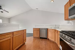 921 Park Hill Cir, Aurora, IL 60502 - Photo 12