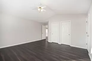 921 Park Hill Cir, Aurora, IL 60502 - Photo 16