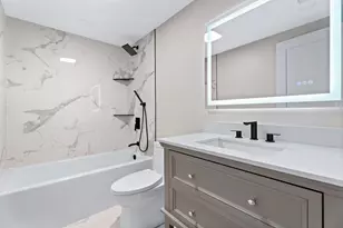 129 W Brandon Ct, Palatine, IL 60067 - Photo 16