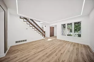 567 Cress Creek Ln, Crystal Lake, IL 60014 - Photo 4