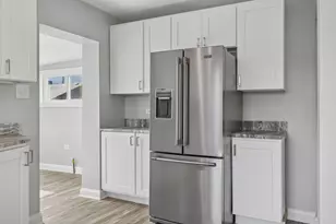 7705 Columbia Dr, Bridgeview, IL 60455 - Photo 10