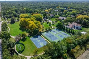 304 Surrey Ln, Lincolnshire, IL 60045 - Photo 58