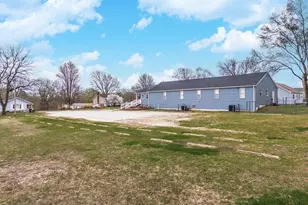 13895 First St, Pekin, IL 61554 - Photo 10