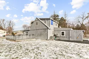 335 E Lake Park Ave, Round Lake Beach, IL 60073 - Photo 2
