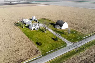 9825 E 11000N Rd, Grant Park, IL 60940 - Photo 8