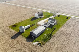 9825 E 11000N Rd, Grant Park, IL 60940 - Photo 10