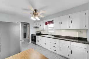 9825 E 11000N Rd, Grant Park, IL 60940 - Photo 16