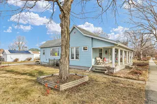 202 E Sherman St, Saint John, IL 61873 - Photo 2