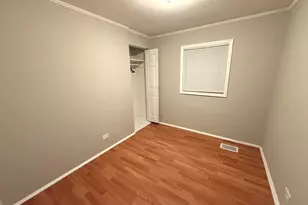 142 Marquette St, Park Forest, IL 60466 - Photo 22