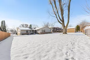 739 Delphia Ave, Elk Grove Village, IL 60007 - Photo 22
