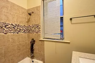 6240 S Evans Ave, Chicago, IL 60637 - Photo 4