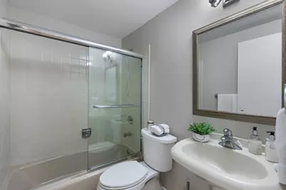 6600 W Wood River Drive #201, Niles, IL 60714 - Photo 8