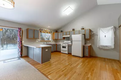 109 Shawnee Lane, Harvard, IL 60033 - Photo 6