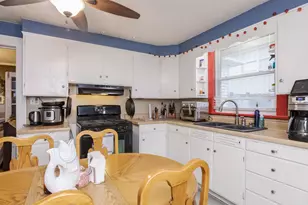 512 S Clayton St, Bloomington, IL 61701 - Photo 10