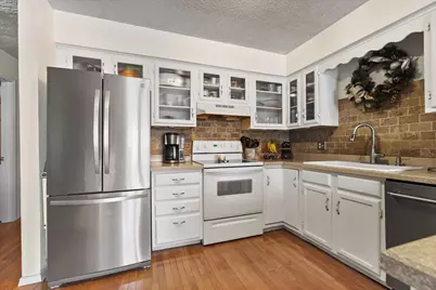 2 Yew Court, Bloomington, IL 61701 - Photo 8