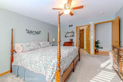 708 Nancy Court, Sycamore, IL 60178 - Photo 8