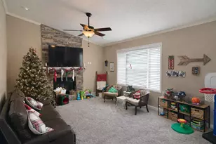 502 W Kenneth Dr, Heyworth, IL 61745 - Photo 6