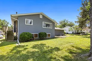 6308 MacArthur Dr, Woodridge, IL 60517 - Photo 30