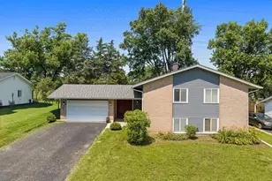 6308 MacArthur Dr, Woodridge, IL 60517 - Photo 1