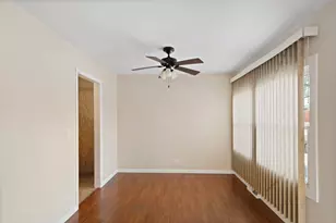 2011 Georgetown Ln, Waukegan, IL 60085 - Photo 4