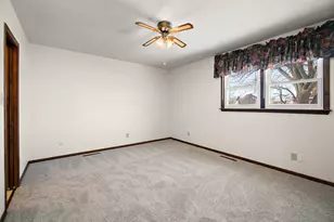 401 S Walnut St, Manteno, IL 60950 - Photo 14