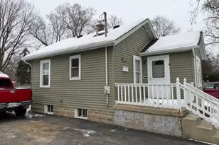 229 S Edison Ave, Elgin, IL 60123 - Photo 2