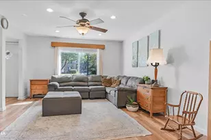 1016 N Mill St, Naperville, IL 60563 - Photo 2