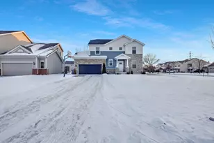 3795 Monterey Cir, Algonquin, IL 60102 - Photo 2