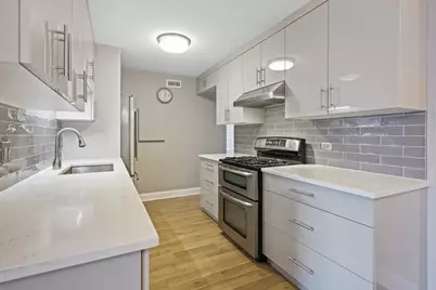 840 Wellington Avenue #306, Elk Grove Village, IL 60007 - Photo 4